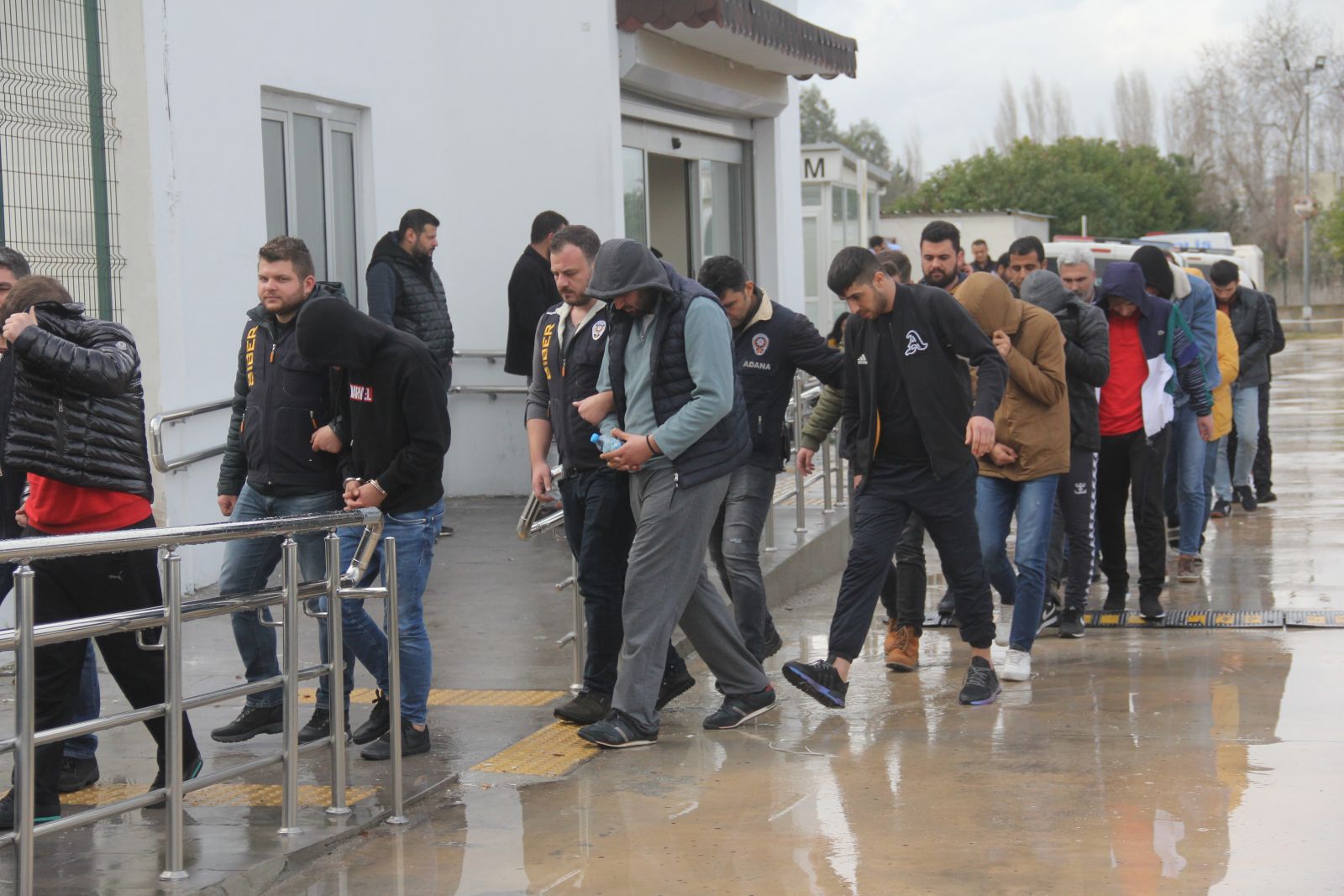 Yasa dışı bahis yalanıyla 2 milyon 165 bin lira vurgun