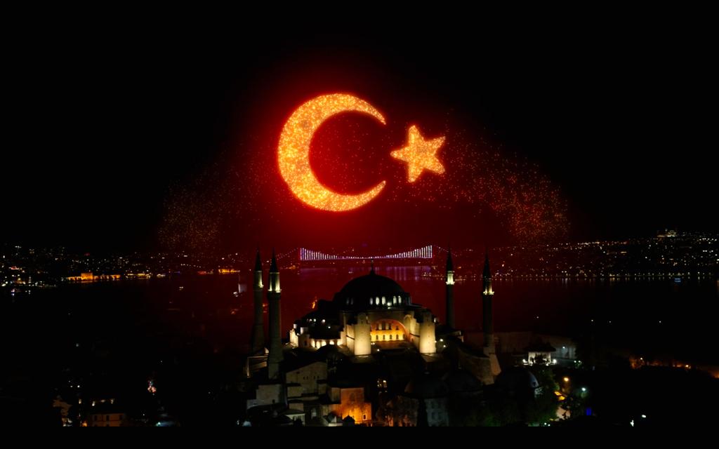 İstanbul'un Fethi'nin yıldönümünde görsel şölen
