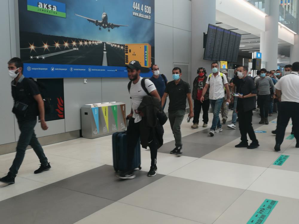 Afganistan’daki Türkler yurda giriş yaptı