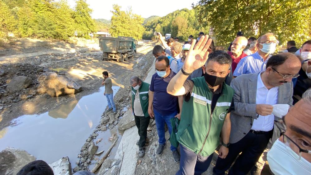 Bakan Pakdemirli: "Yüzlerce yıldır gelmeyen bir afet"