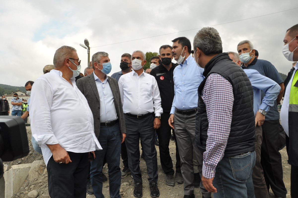 Bakan Kurum açıkladı: 'Sel bölgesinde konut ve köy evinin yapımına başladık'