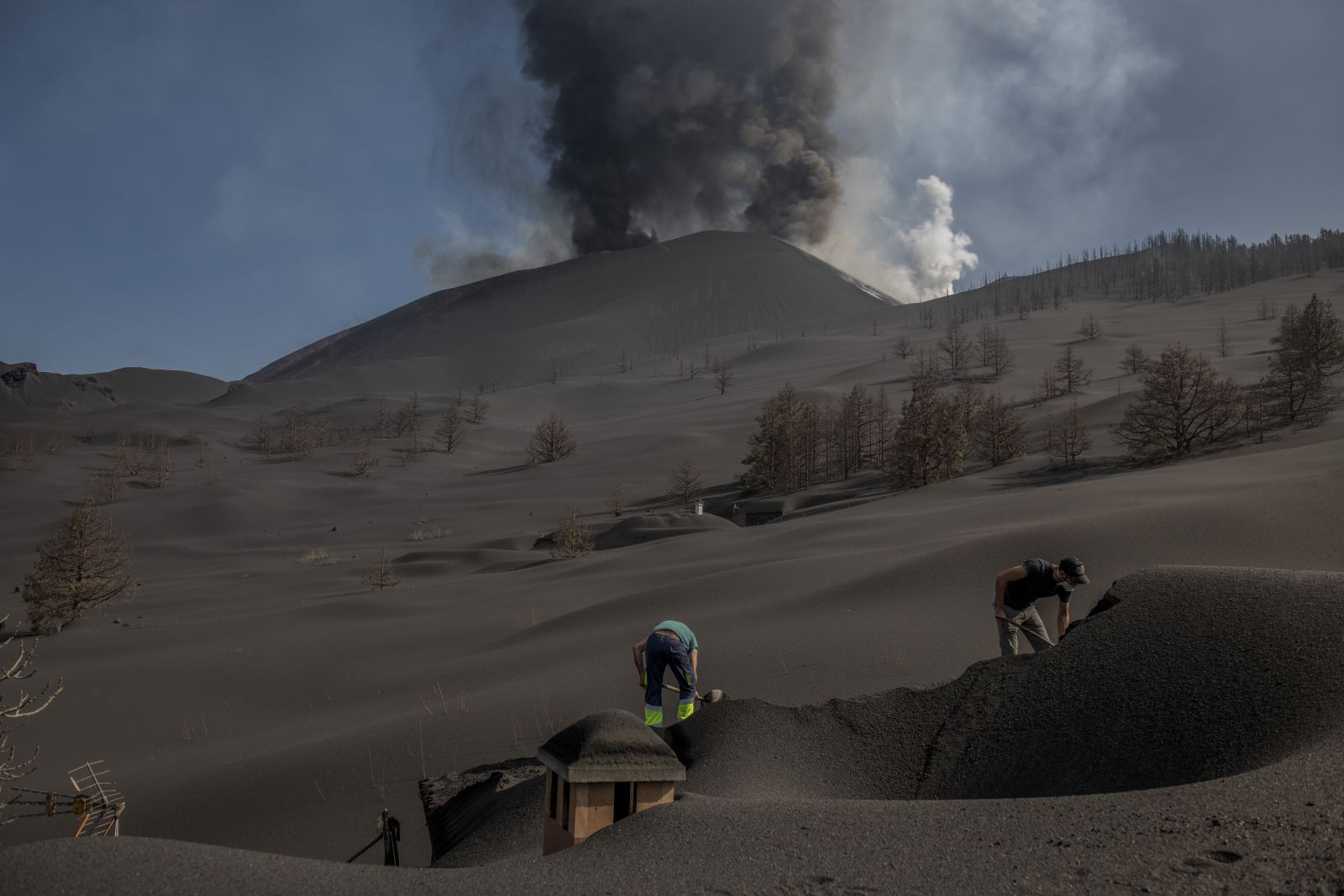 La Palma'da yanardağ iki bin evi yıktı