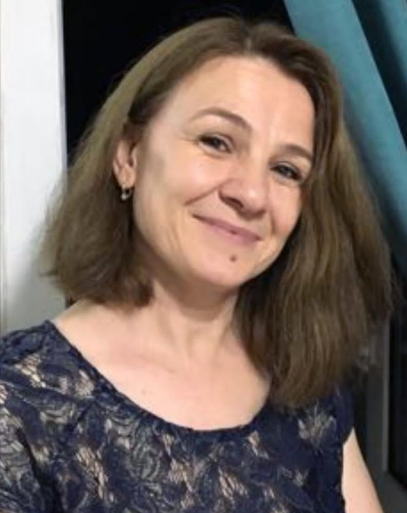 Yolun karşısına geçmek isteyen kadın canından oldu