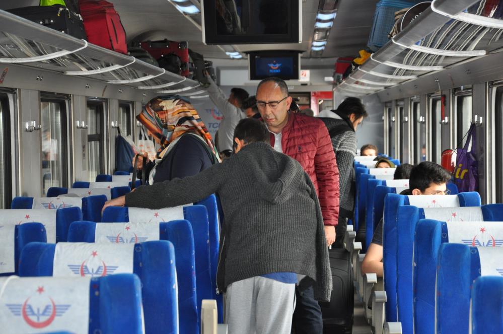 Doğu Ekspres için yola düştüler! Bayram yoğunluğu sürüyor