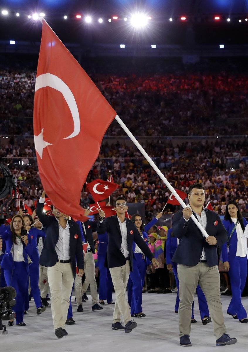 Rio Olimpiyat Oyunları göz kamaştıran bir açılış töreniyle başladı