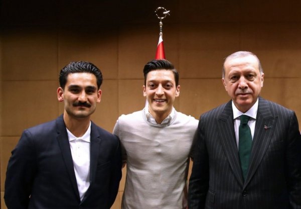 Cem Özdemir Almanya'nın elenmesini Türkiye'ye bağladı