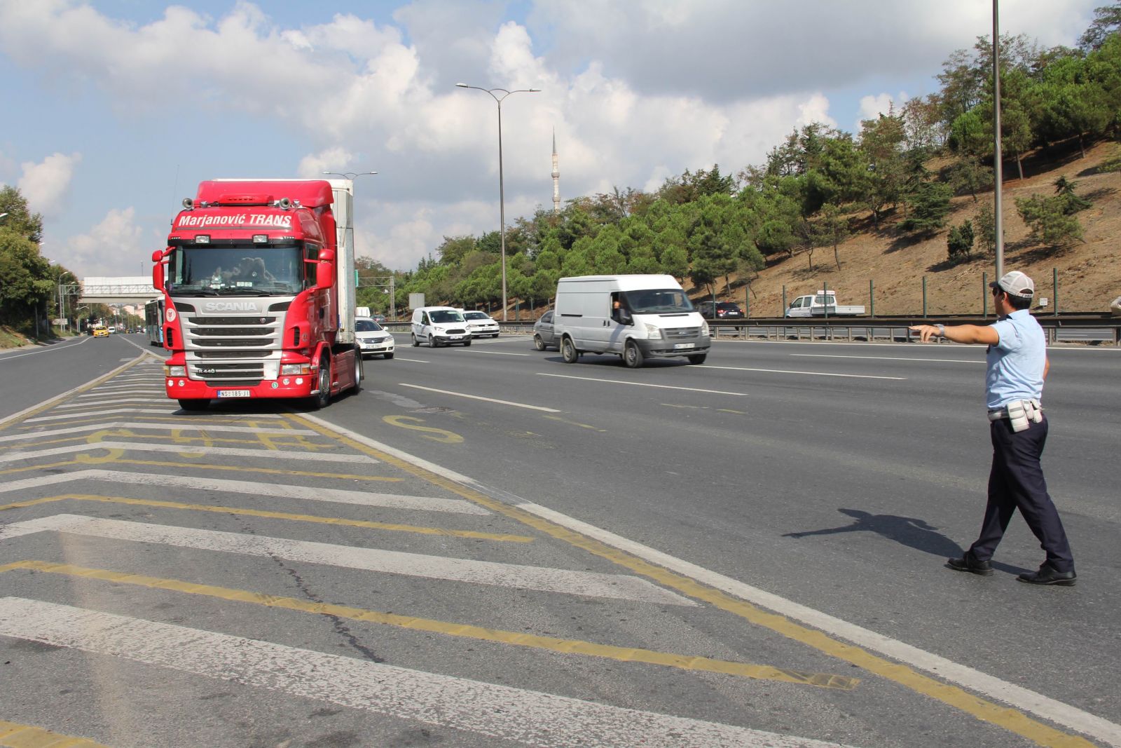 TEM otoyolunda tır, kamyon ve otobüs denetimi