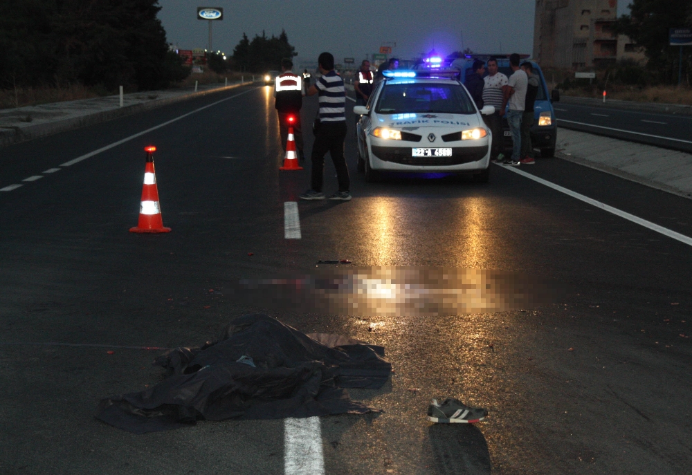 Üzerinden 4 otomobil, 1 otobüs geçti