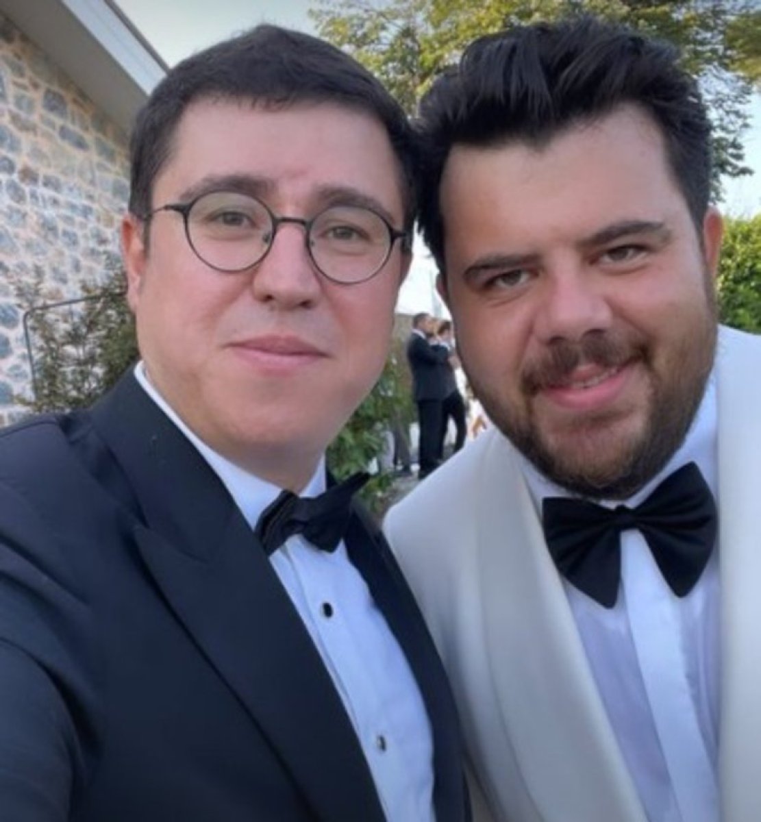 Oğuzhan Koç ile evlenen Demet Özdemir'in gelinliğini görenler şaşkına döndü