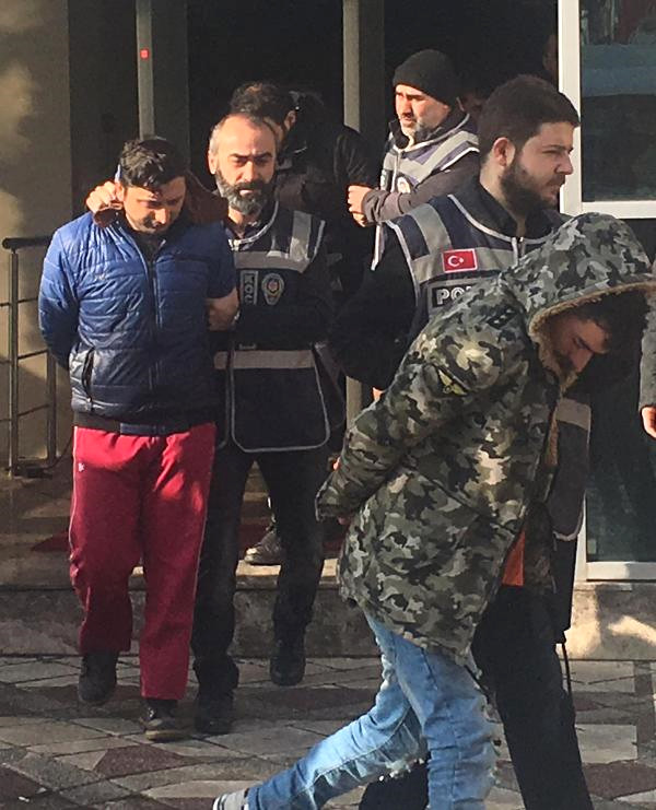 Gasp ettiklerinin parasıyla Umre'ye gitti