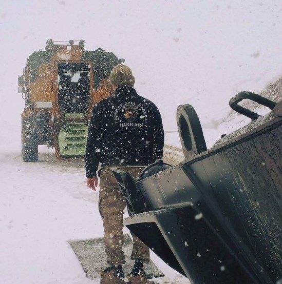 Mehmetçik, Hakkari'de operasyon sonrası şükür namazı kıldı