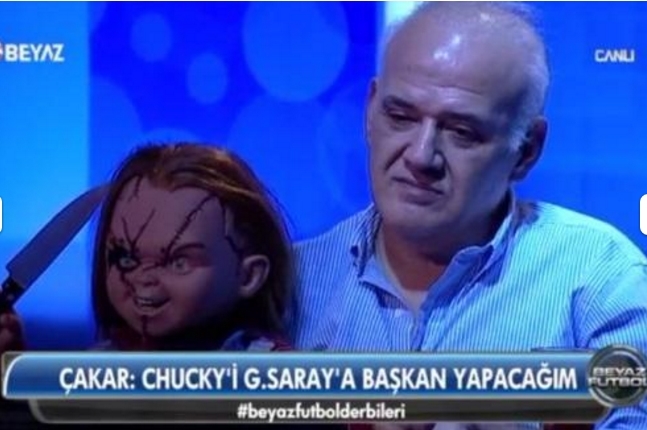 Ahmet Çakar programa Chucky ile çıktı ortalığı salladı