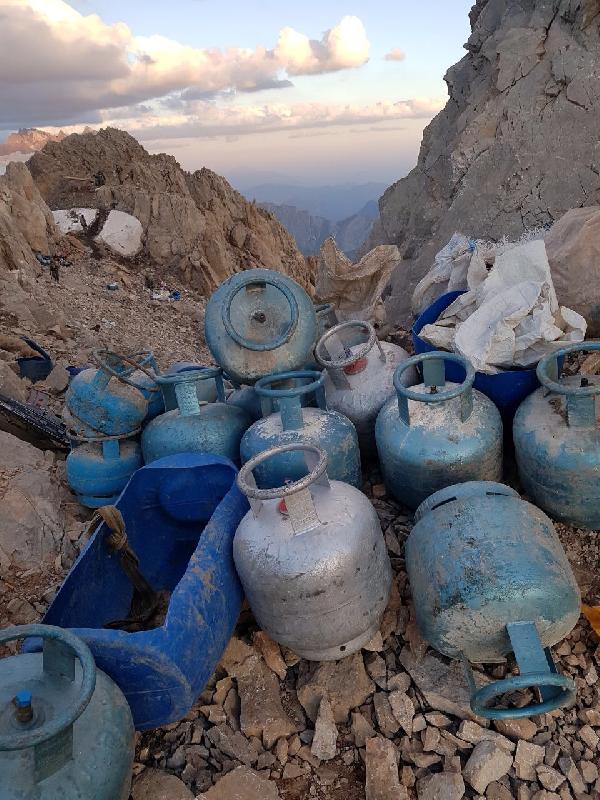 İkiyaka dağlarında PKK'nın silah deposu bulundu