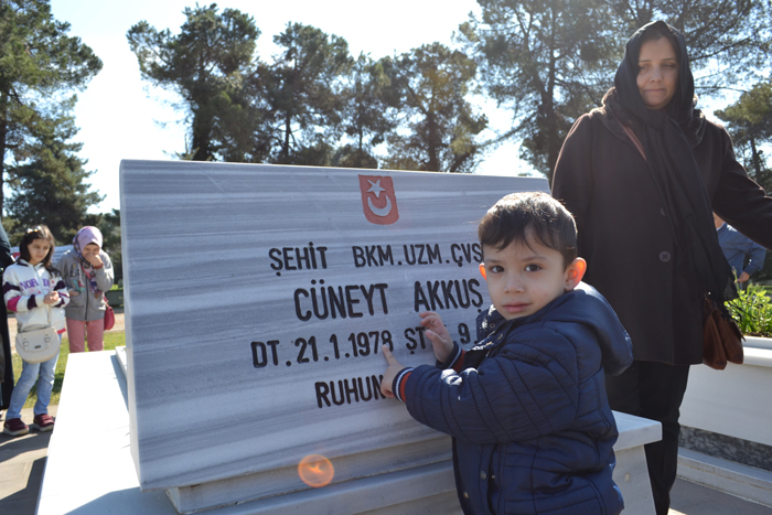 Şehidin 3,5 yaşındaki oğlu herkesi ağlattı!