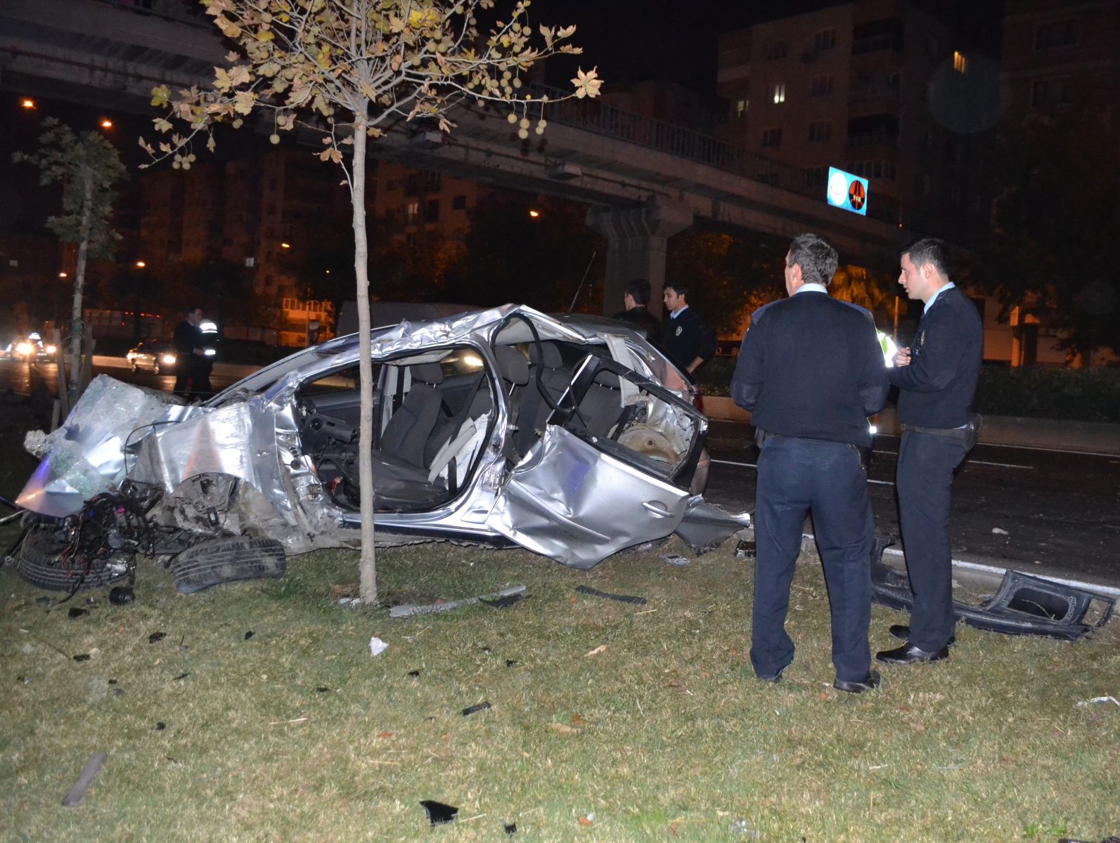 İzmir'de feci kaza: 2 polis şehit oldu