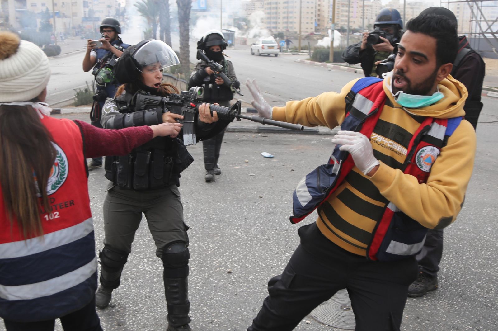 İsrail askerlerinden Cuma barbarlığı