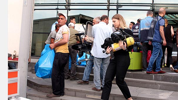 Boğaz'da bir yıkım daha! Çalışanlar neye uğradığını şaşırdı