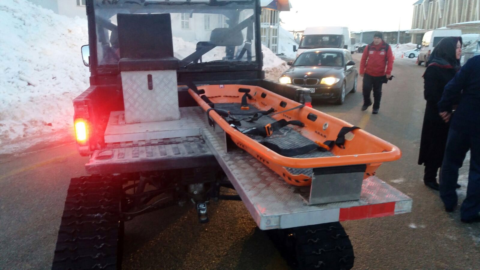 Uludağ'da mahsur kalan 5 kişiden 2'si yerleşim alanına ulaştı