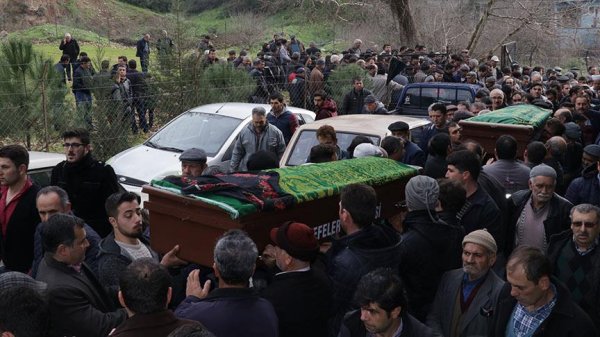 Eşini gömdükten 6 saat sonra öldü