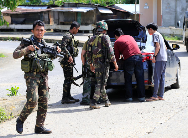 Amerikan özel kuvvetleri Filipinler'deki çatışmalara el koyuyor