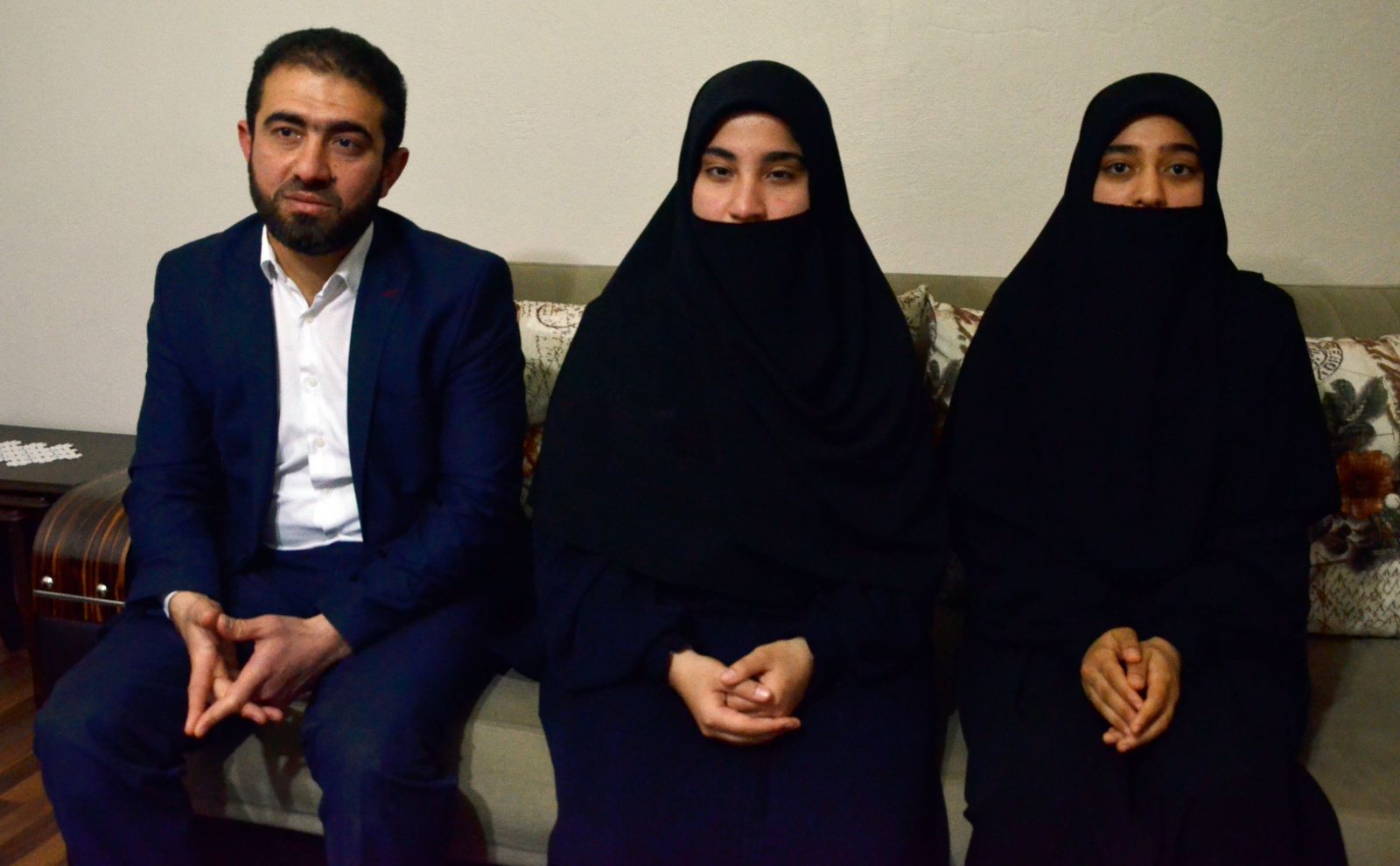 Adana'da tesettürlü kadınlara çirkin saldırı
