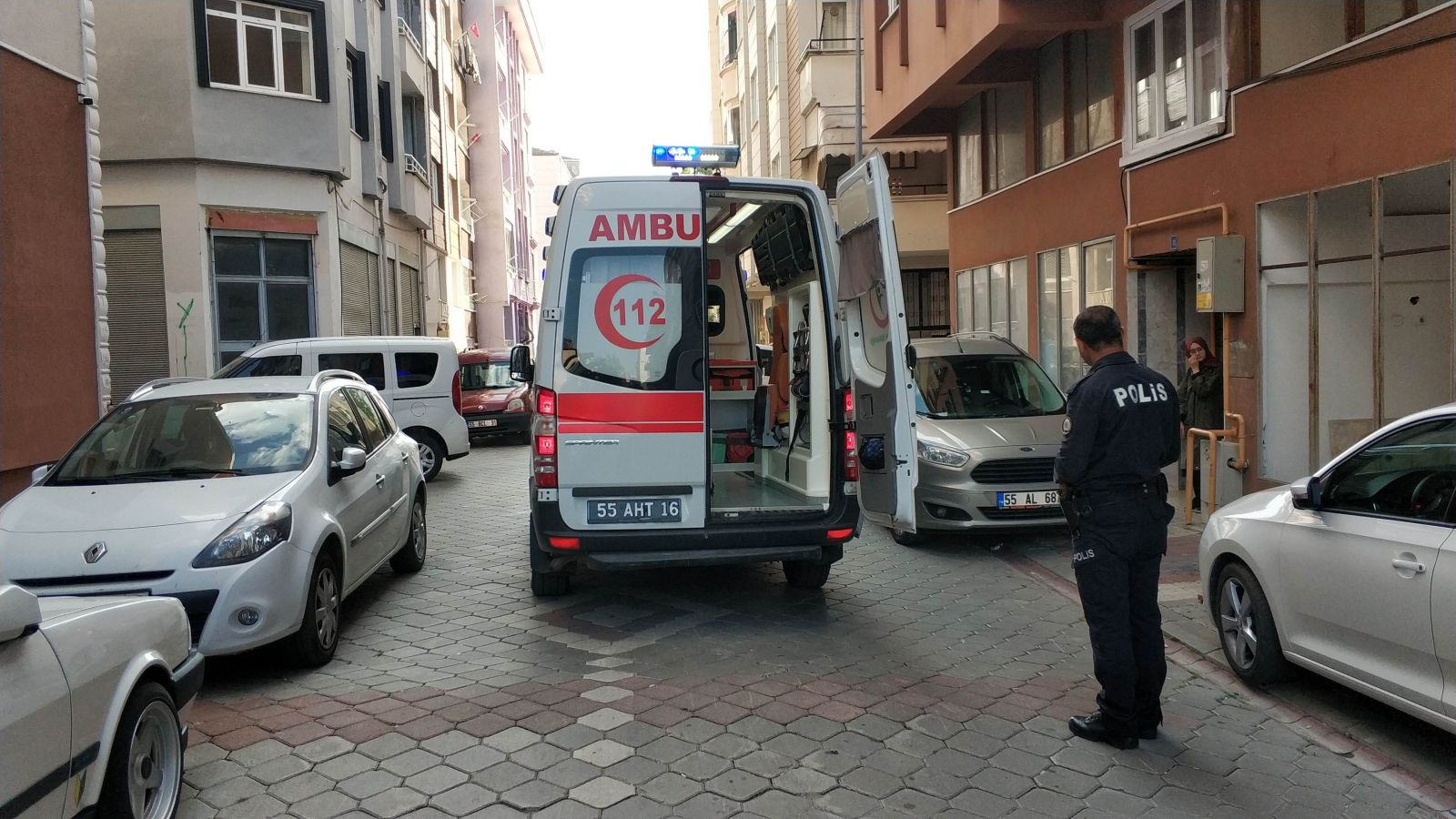 Boşanma aşamasında olduğu eşini öldürüp intihar etti