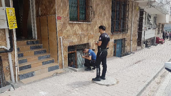 Kolları ve bacakları bağlanmış 6 kişi bulunmuştu.. Gözaltına alındılar