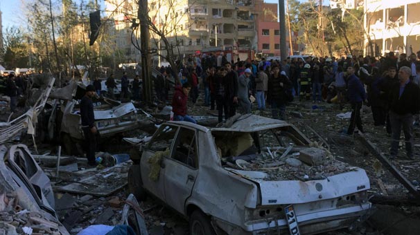 Diyarbakır'daki bombalı saldırıdan acı haber! Maalesef şehit sayısı arttı