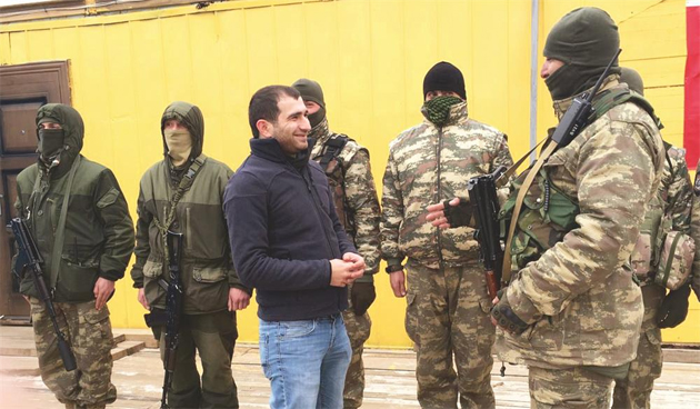 Kırım'daki Tatar taburu görüntülendi Kırım'daki Tatar taburu görüntülendi