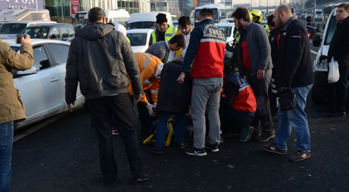 İstanbul'da feci kaza, E-5 kilit!