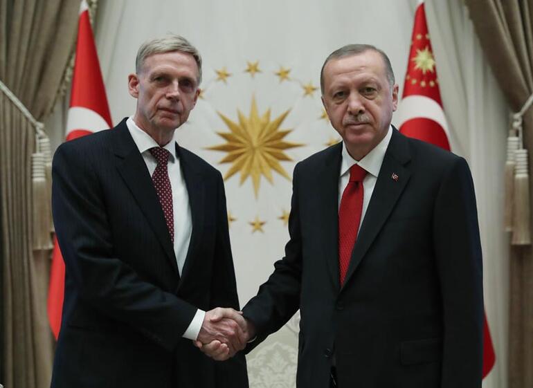 Büyükelçilerden Cumhurbaşkanı Erdoğan'a güven mektubu