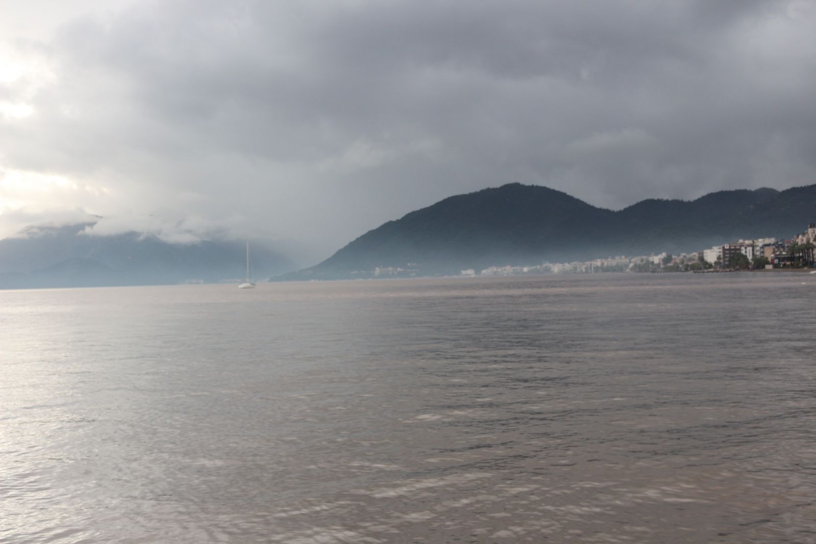 Marmaris Körfezi’nin rengi değişti