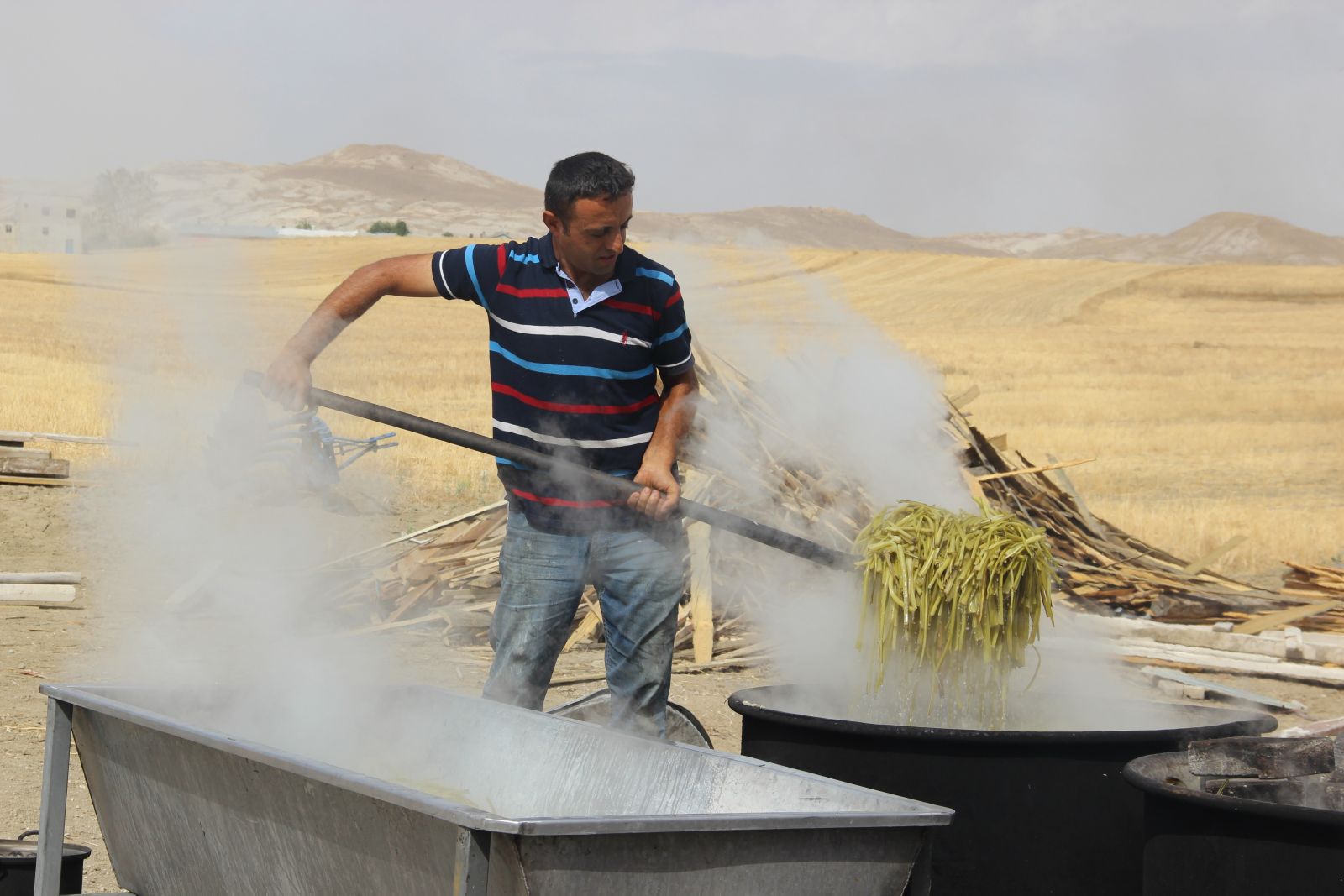 Birkaç bidonla başlayıp fabrika kurdular