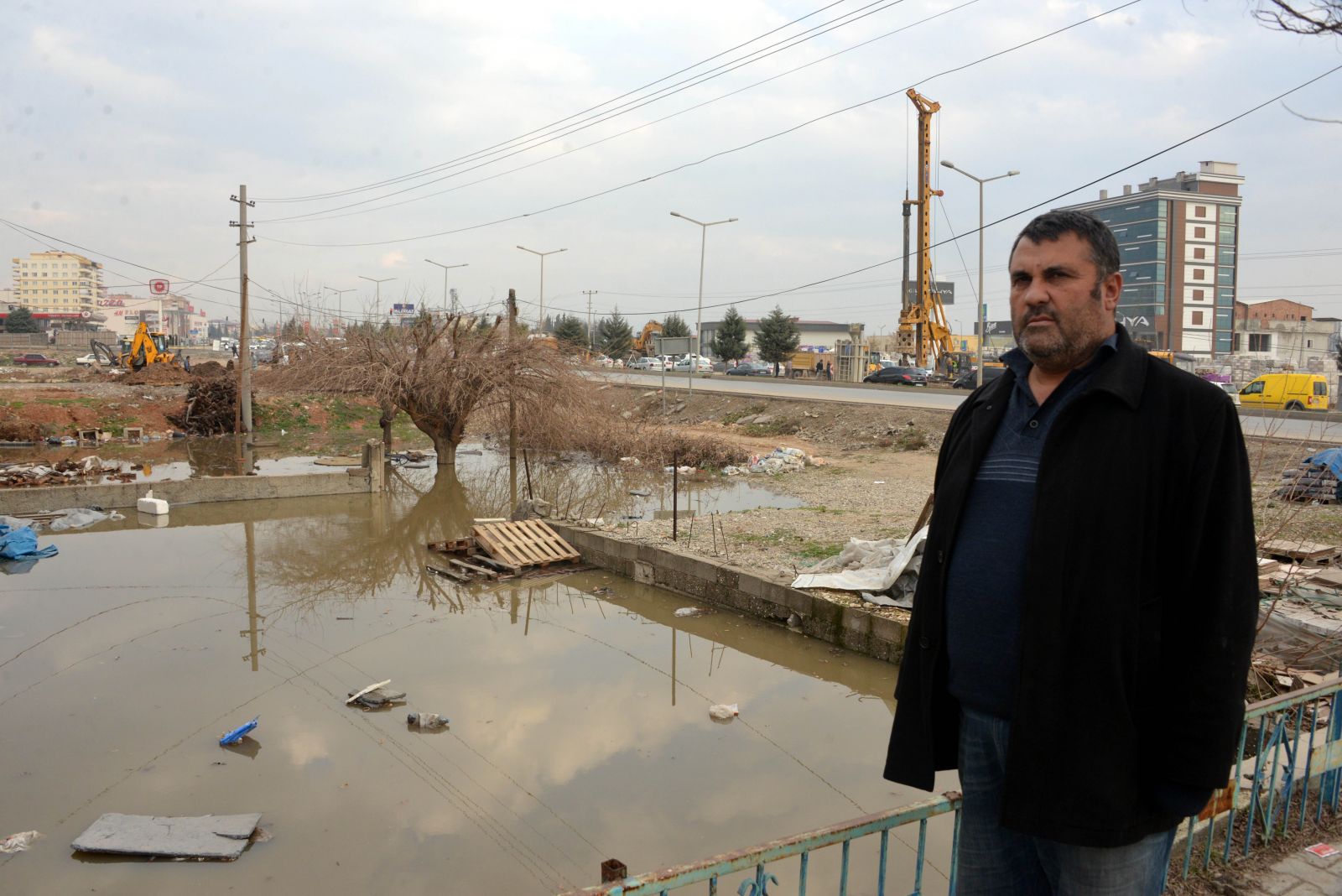 Kahramanmaraş'ta boru patladı, ev ve iş yerleri kanalizasyon suyuyla doldu