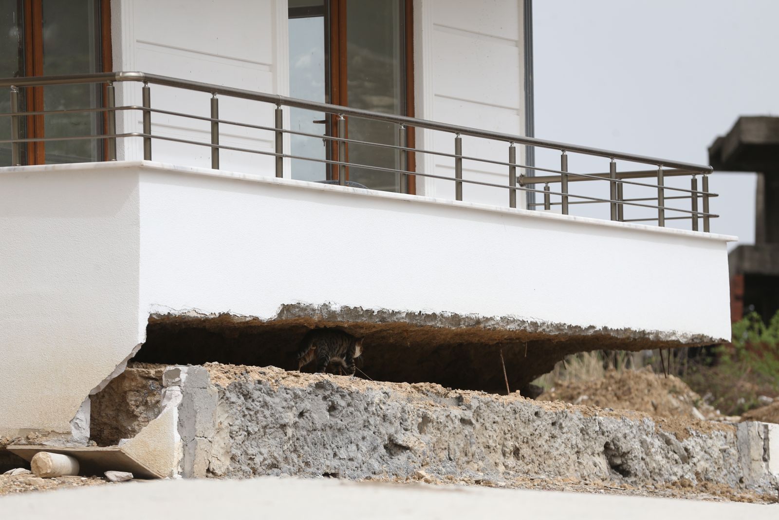 Yalova'daki toprak kayması! Evler boşaltılıyor