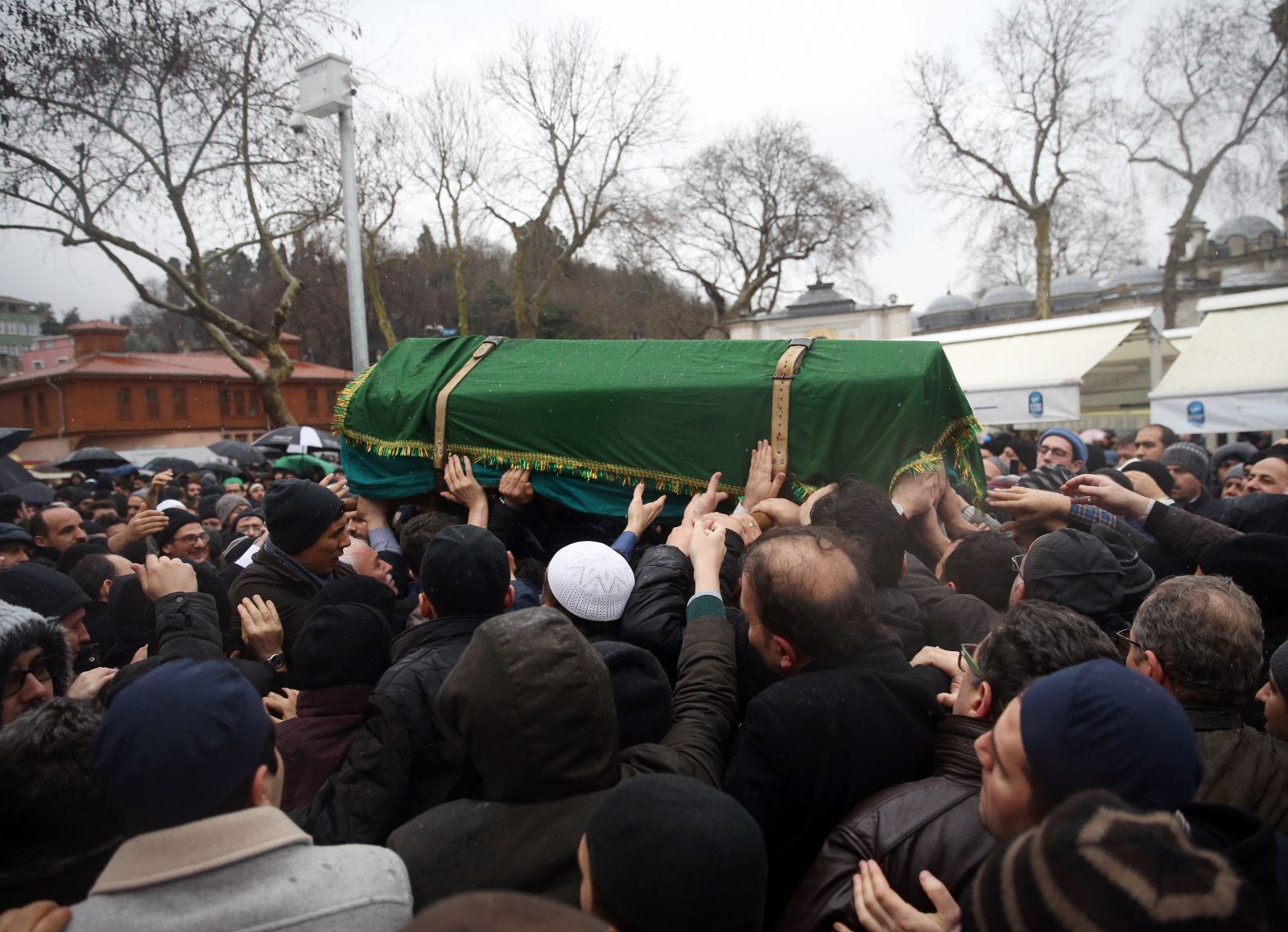 Büyük mütefekkir Mustafa Necati Özfatura son yolculuğuna uğurlandı