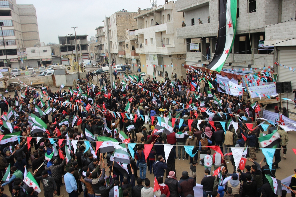 Suriye halkından Türk askerine destek gösterisi