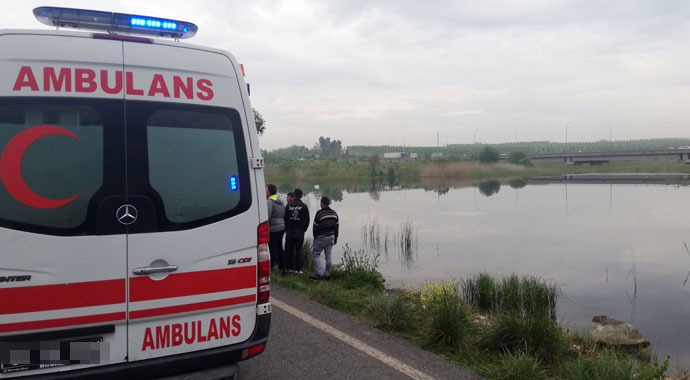 Gölde açılan uzaktan kumandalı teknesini almak isterken, kayboldu