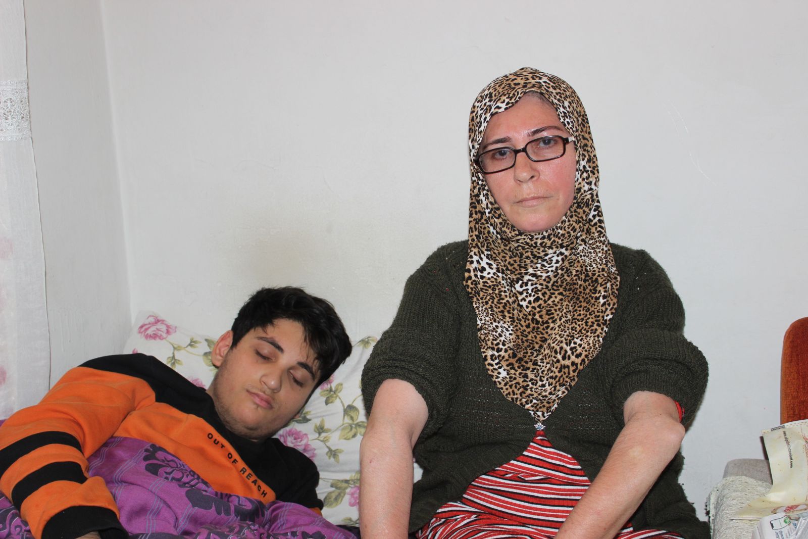Cam kemik hastası anne ve oğlu seslerinin duyulmasını bekliyor