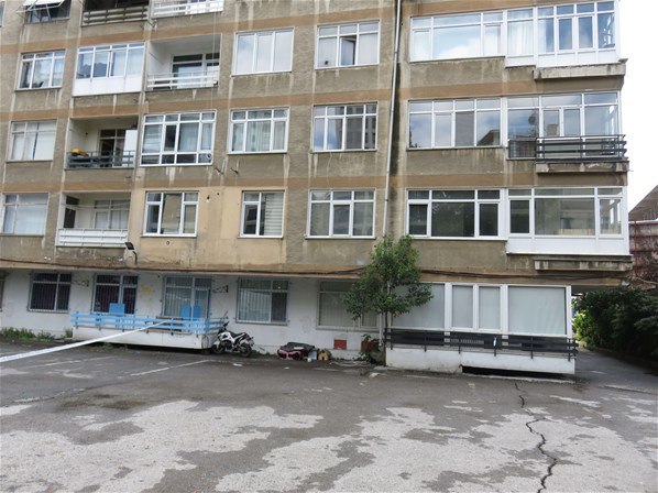 Kadıköy'de 6 katlı bina boşaltıldı!