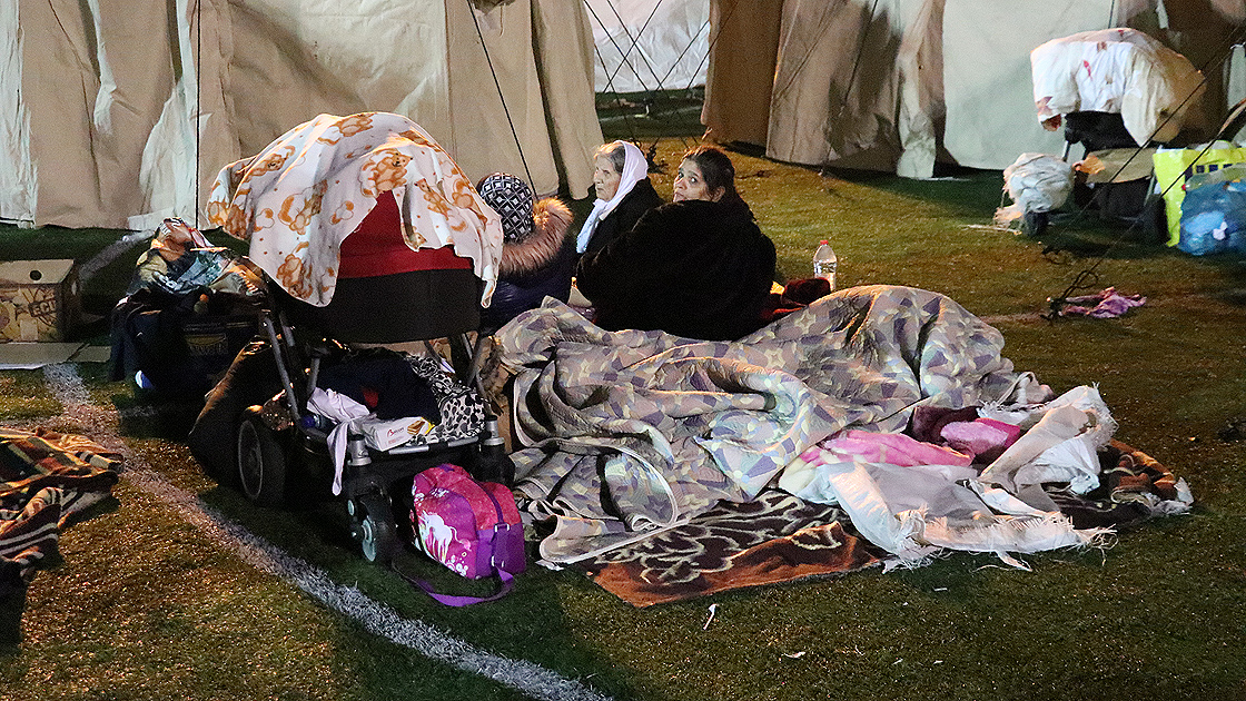 Türkiye'den Arnavutluk'a gelen arama kurtarma ekipleri çalışmalara başladı