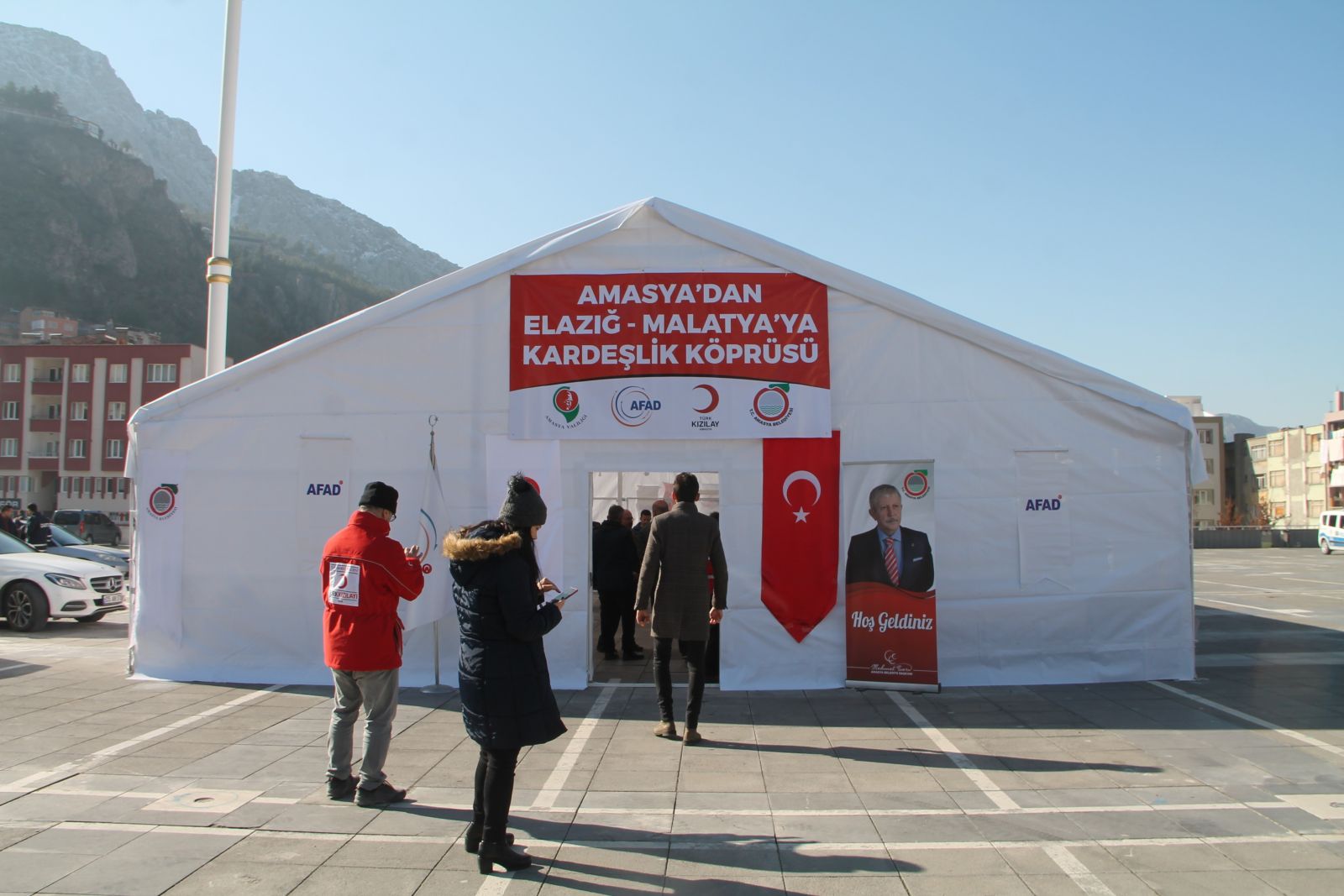 Amasya’dan deprem bölgesine 3 tır yardım malzemesi gönderildi