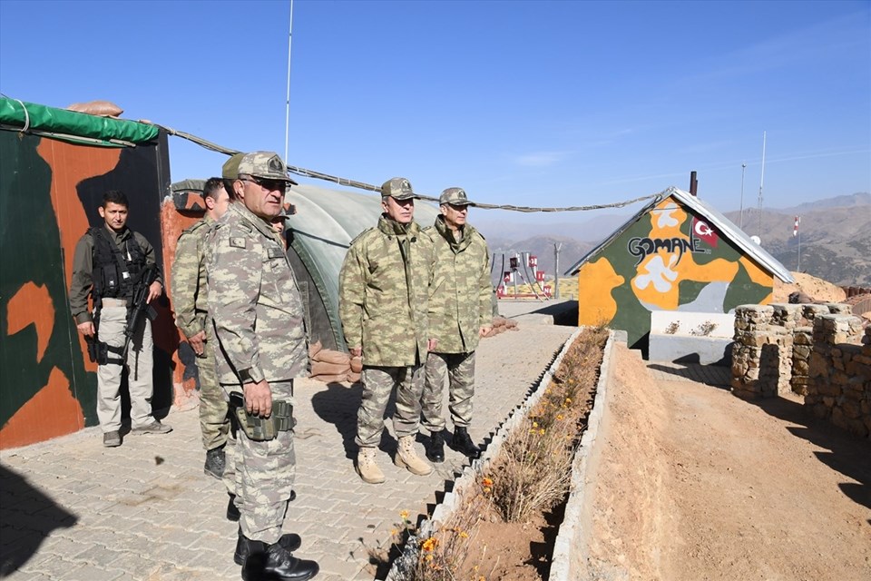 Genelkurmay Başkanı askeri birlikleri denetledi