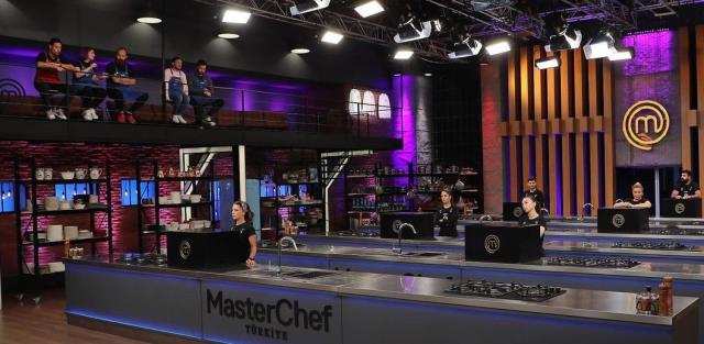 MasterChef Türkiye’de elenen yarışmacı Azize oldu: Gözyaşlarına boğuldu