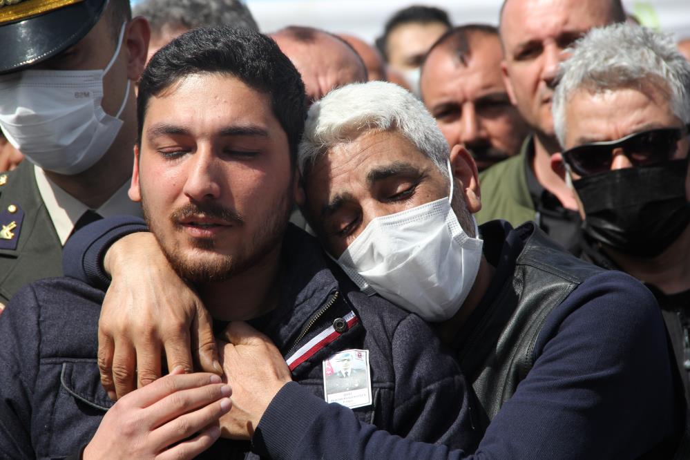 Şehit Piyade Asteğmen Abdullah Kürşat Kupşen gözyaşları içinde son yolculuğuna uğurlandı