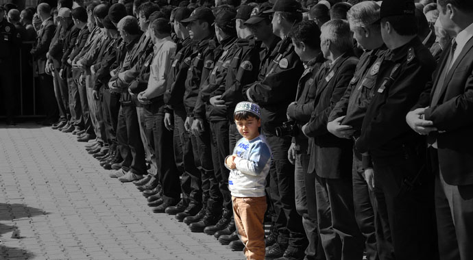 Kahraman babaya son bakış Kahraman babaya son bakış