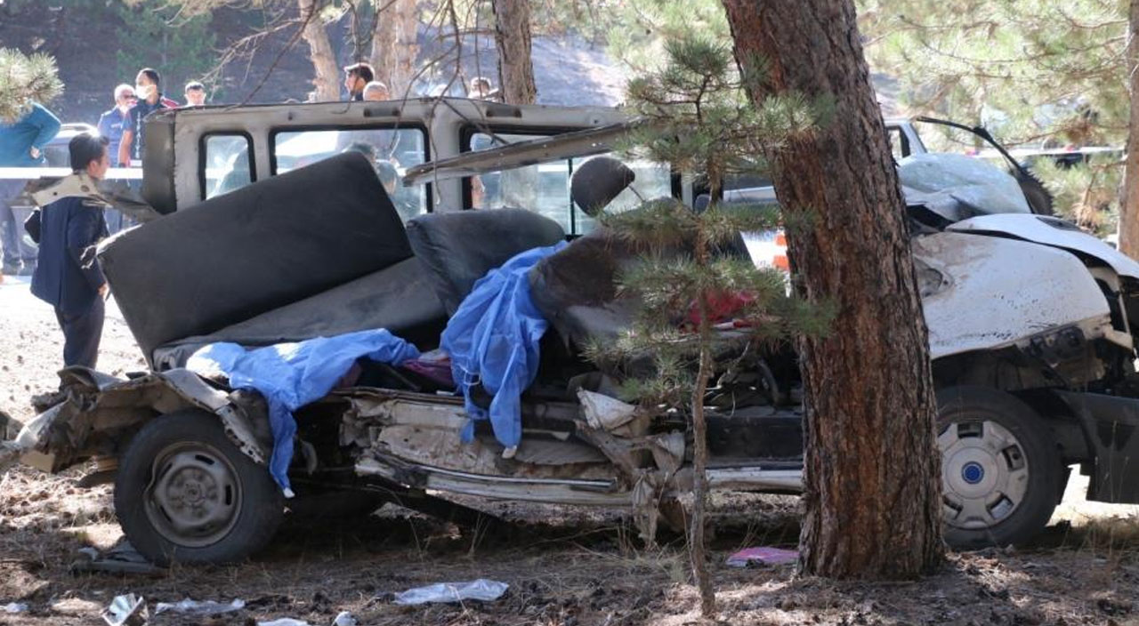 5 çocuğun öldüğü kazada sorumlu 'çam ağacı' oldu aileler isyan etti
