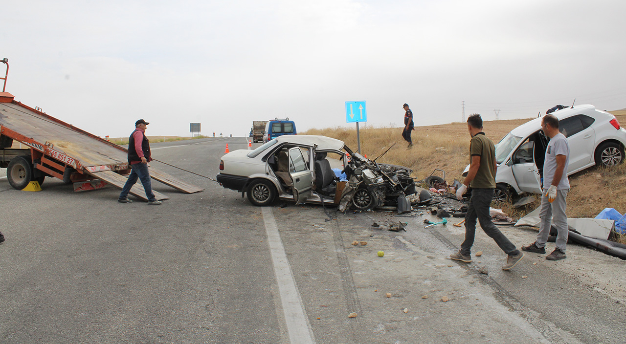 Konya'da korkunç kaza: 5 kişi öldü, 2 kişi ağır yaralandı