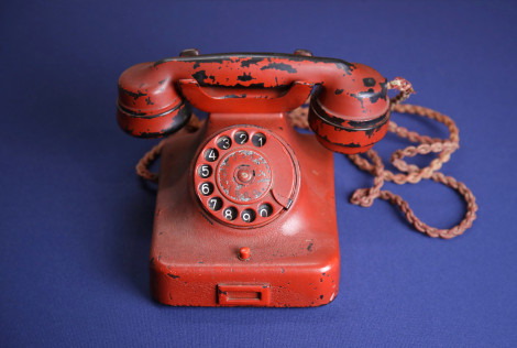 Hitler'in telefonu 243 bin dolara satıldı