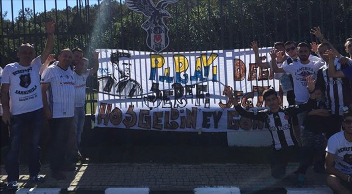 Beşiktaşlılar'dan F.Bahçe'yi kızdıracak pankart